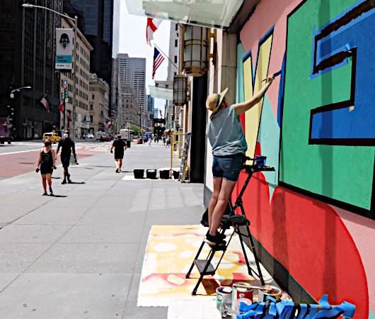 NYの街角を壁画アートで活気づけ The Mural Project of Theresa Rivera Design_b0007805_03114913.jpg