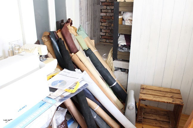 ミシン部屋の家具配置替えと「押入れ収納DIY１」ようやくお披露目♪_f0023333_23064902.jpg