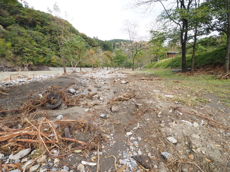 【リバーサイト、涙の復活！】巴川オートキャンプ場、台風直後画像とともに_b0008655_20404952.jpg
