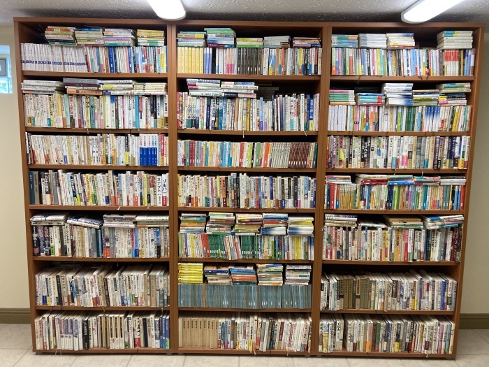 アメリカの我が家の地下室にある私だけの古本屋さん じゃポルスカ楽描帳 アメリカの我が家の地下室にある私だけの古本屋さん じゃポルスカ楽描帳