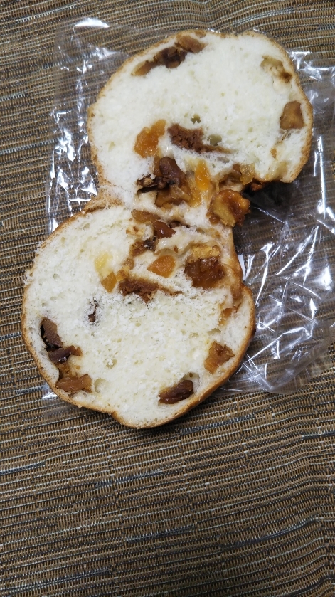 パン工房つくんこ りんごくるみシナモン_f0076001_22372438.jpg