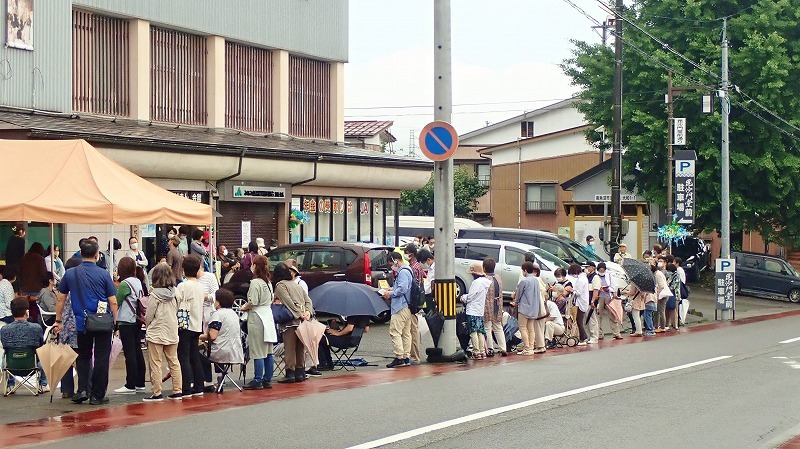 JA浦佐支店の「プレミアム付き飲食・宿泊券」に長蛇の列が・・・_c0336902_19353256.jpg
