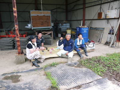 健康農園さんの田植え(2020)前編:野田さん田植えデビュー 無農薬栽培の美味しく安全な米粉も発売中!_a0254656_17081087.jpg