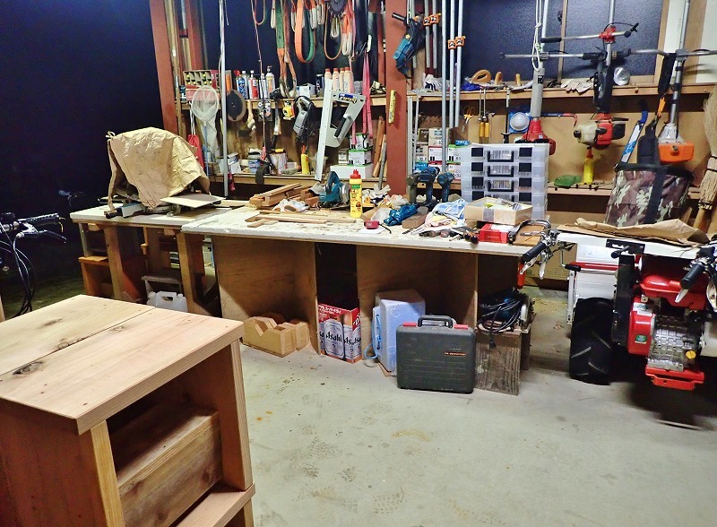 中断していた荷物部屋の\"大型棚の製作\"を始めました_c0336902_17431903.jpg