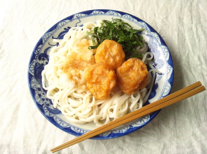 鶏唐揚げ載せの おろし冷やしうどん 北部九州 筑後地方の大雨 Minha Praia 鶏唐揚げ載せの おろし冷やしうどん 北部九州 筑後地方の大雨 Minha Praia
