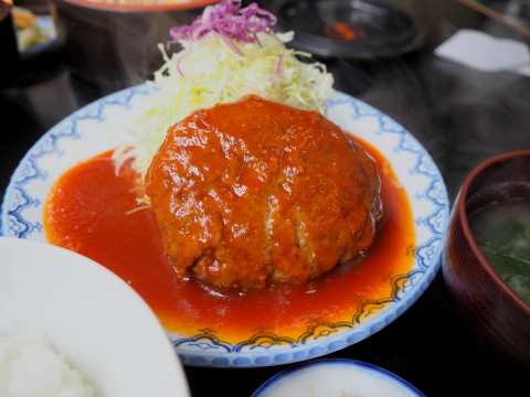 はんばーぐ定食:とんかつ・ステーキ亜希(青森市)_b0147224_035541.jpg