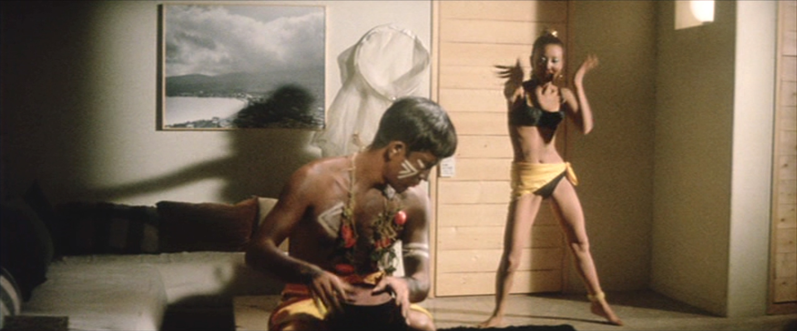浅丘ルリ子（Ruriko Asaoka）「狙撃」（1968）・・・ダンス、ダンス、ダンス① _e0042361_13445990.jpg