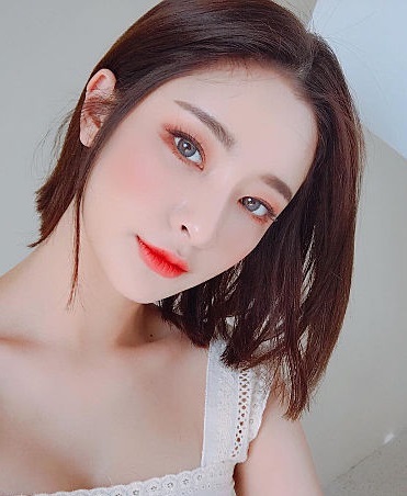日本でもモデル活動、美人インフルエンサー&モデル ビョン・ジョンハ お洒落! 女優のハン・ソヒ似?!芸能界の友達_f0158064_14475731.jpg