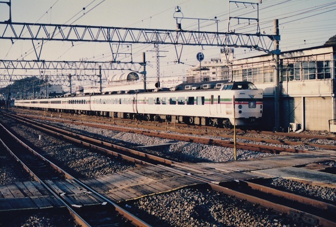 カトー 183系グレードアップあずさ（イタリアン） : 赤い電車