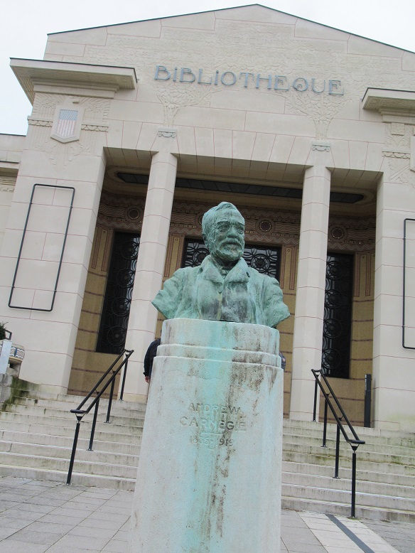 ランス観光*カーネギー図書館(Bibliothèque Carnegie)_c0212604_2004997.jpg