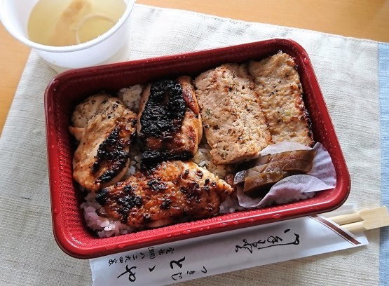 とゝやの焼き鳥弁当をテイクアウト 築地場外 カステラさん