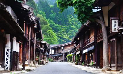 国道19号はスキーに観光にと中津川に向かってよく通る道......._b0194185_19185128.jpg