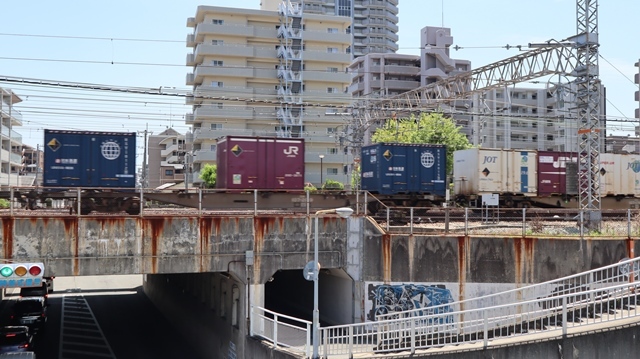 藤田八束の鉄道写真、東海道本線・神戸線を走る貨物列車の写真、JR西宮駅付近から写真_d0181492_16464989.jpg