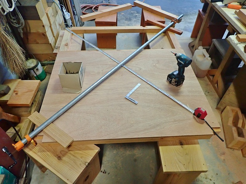 中断していた荷物部屋の\"大型棚の製作\"を始めました ②_c0336902_22035844.jpg