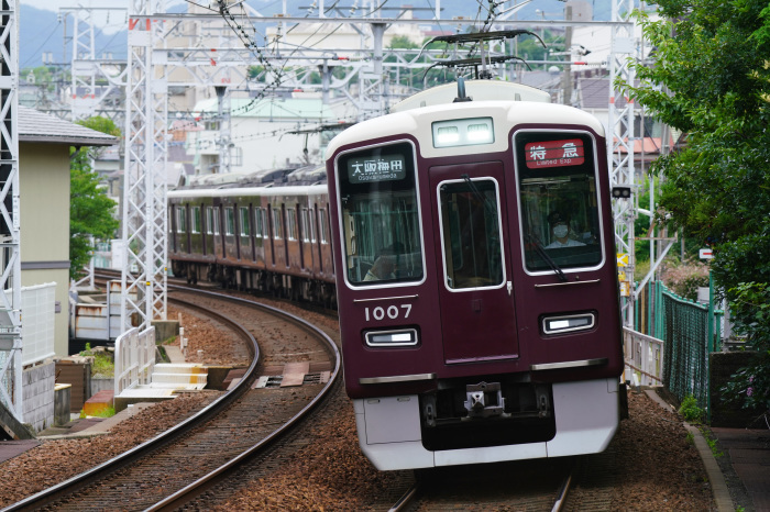 おトク情報がいっぱい！ 阪急電鉄神戸線8000系の8008F(シングルアームパンタグラフ搭載 鉄道模型