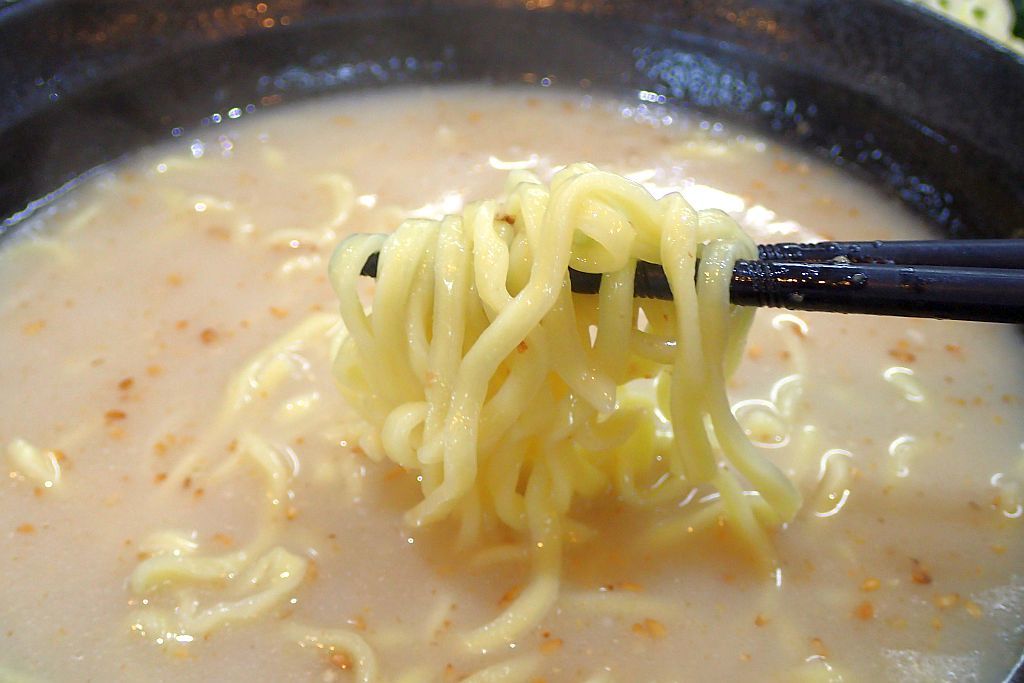 細江の「蔵前家」で味玉チャーシュー麺_e0220163_15513153.jpg