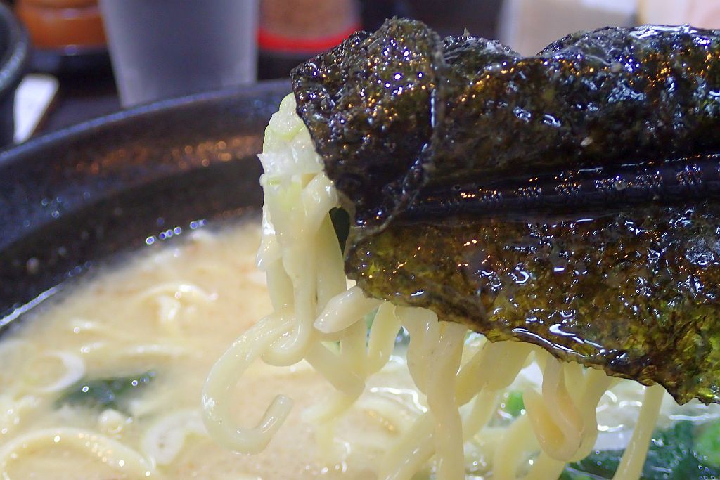 細江の「蔵前家」で味玉チャーシュー麺_e0220163_15513496.jpg