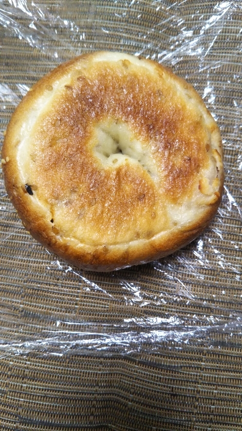CHIKOS BAGELS 白ごまベーコンクリチ_f0076001_22391696.jpg
