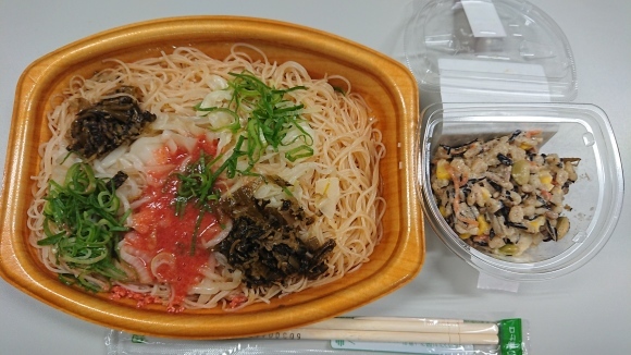 7/9夜勤飯  ファミマ 明太子焼ビーフン、もち麦と根菜ひじきのサラダ_b0042308_01303961.jpg