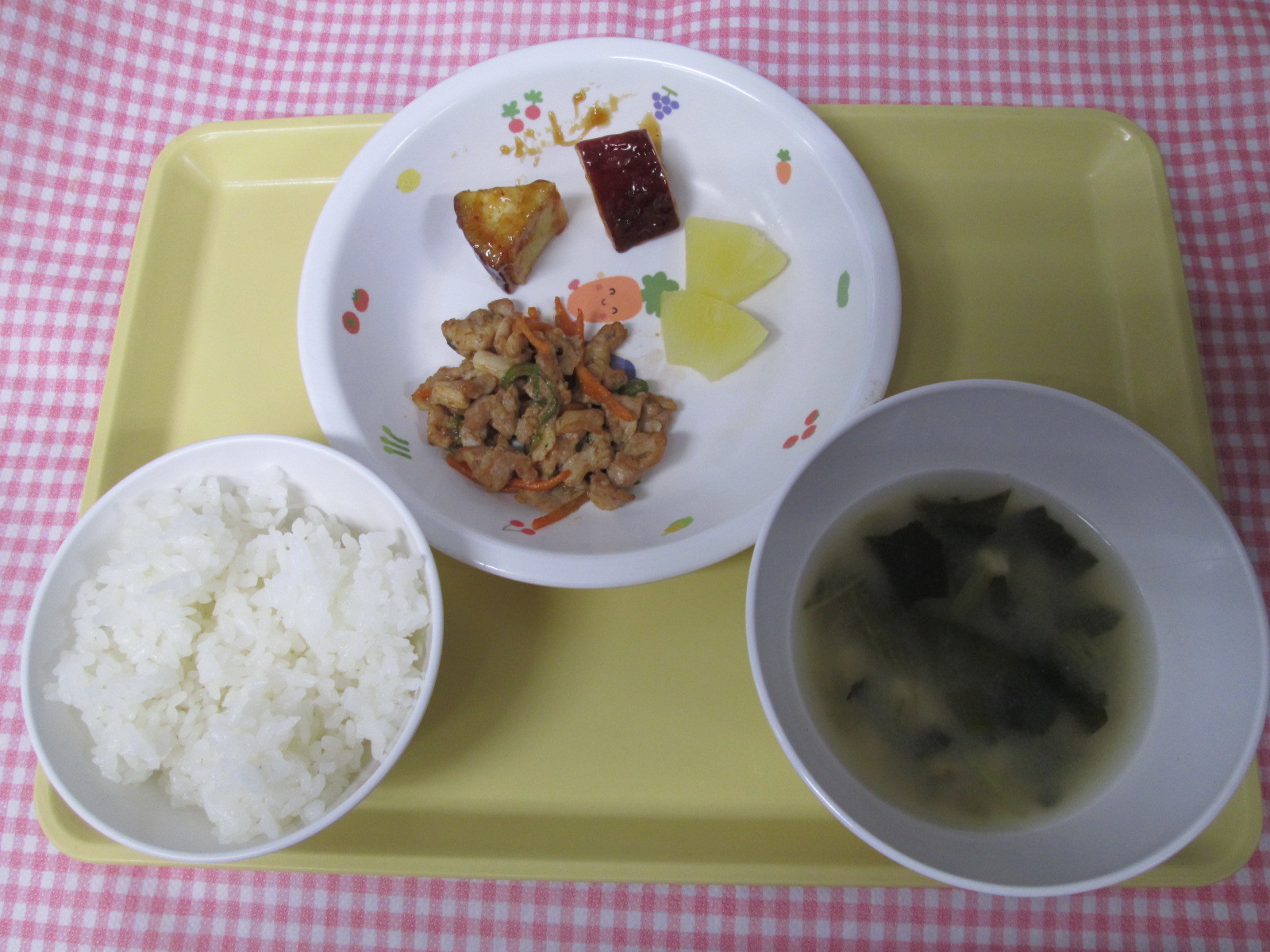 6月の給食を紹介します。_f0227821_17543506.jpg