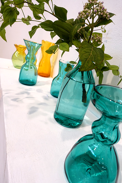 7/12(日)まで!【中野由紀子作品展〜Ordinariness・・・】森の中の秘密の花畑へ!_a0017350_00143790.jpg