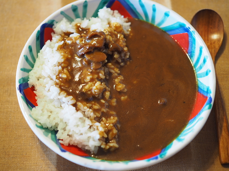 【レトルトカレー食べ比べ㉔】セブンイレブン2種「味わい深い　欧風ビーフカレー」＆「スパイス香る　チキンカレー」_b0008655_13350375.jpg