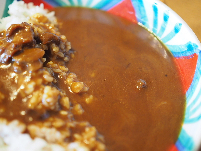 【レトルトカレー食べ比べ㉔】セブンイレブン2種「味わい深い　欧風ビーフカレー」＆「スパイス香る　チキンカレー」_b0008655_13354282.jpg