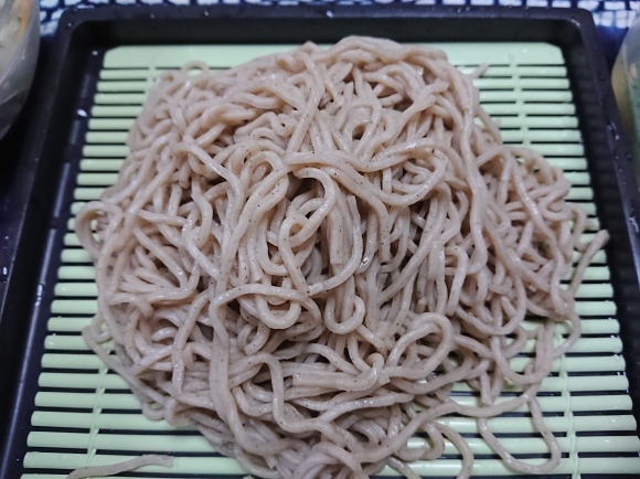 7/11夜勤前飯 ざるそば&大葉の浅漬けご飯@自宅_b0042308_19113851.jpg