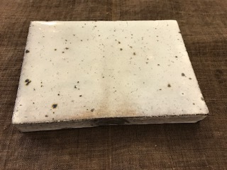 坪井俊憲うつわ展 粉引き板皿_b0132442_16181964.jpg