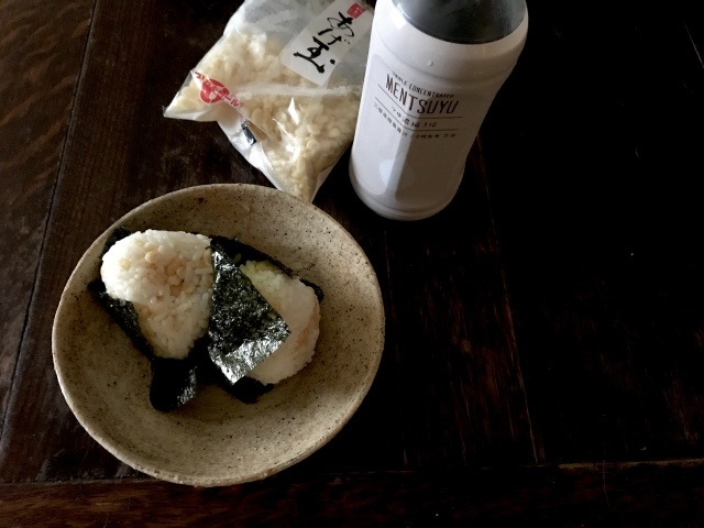 あげ玉入りのおにぎり　三島由紀夫_d0101846_14155177.jpeg