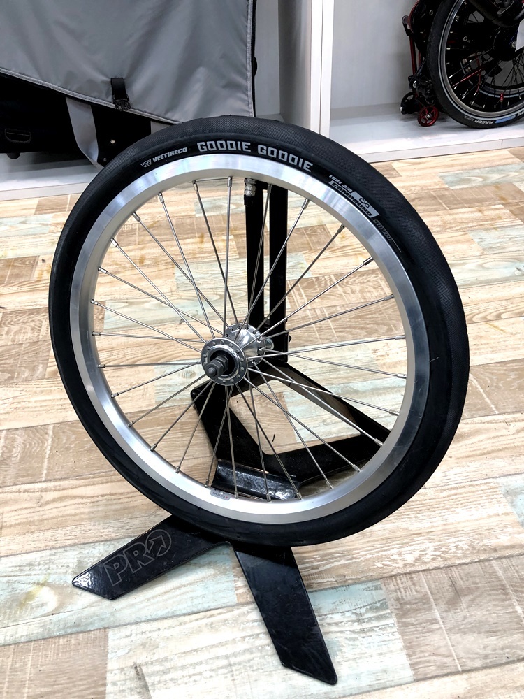 自転車 フロントホイール ブロンプトン 16×1-3/8 HTB134LPasrrK1RjSspaq6AREXXaV.