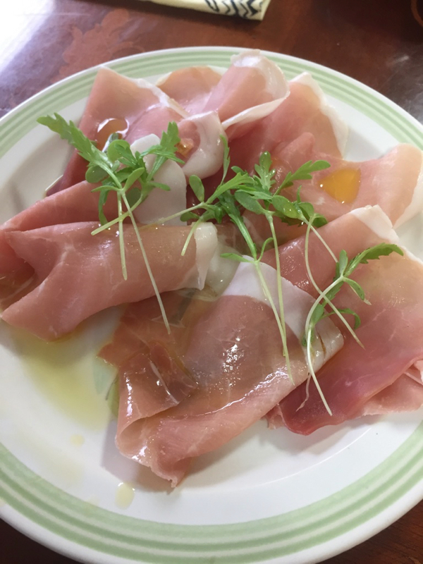 生ハムと春菊間引き菜で 缶泡 地上50mでも野菜はできました そして3mへ 生ハムと春菊間引き菜で 缶泡 地上50mでも野菜はできました そして3mへ