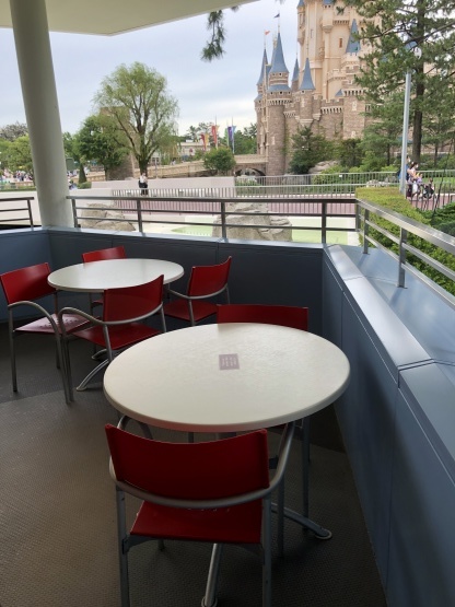 ディズニーランド トゥモローランドテラス トレー (トレイ