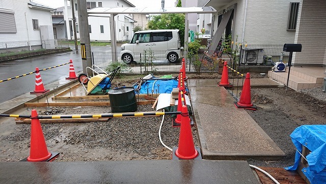 雨の中、ウォータービュー ブリックポールS_e0361655_17494453.jpg
