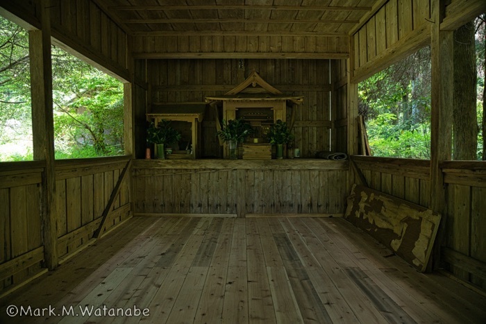地図に載っていない無名神社-3_e0135098_23554290.jpg