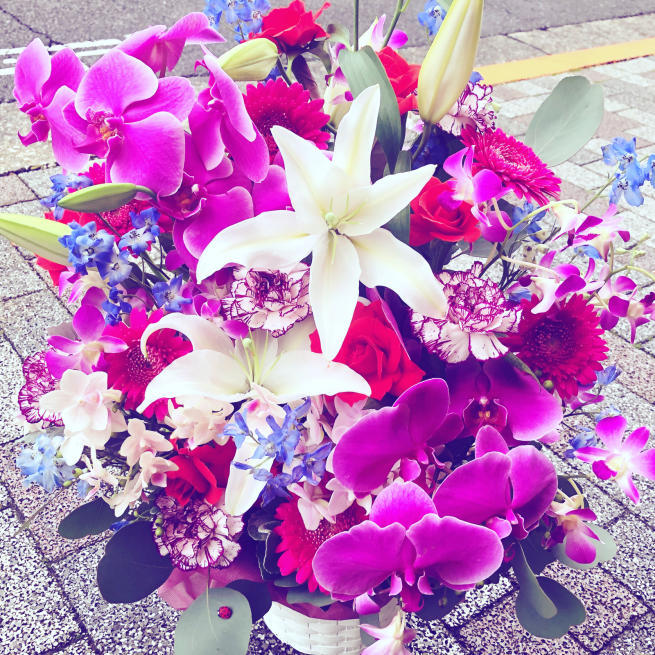 喜寿のお祝いの花 目黒区 都立大の 花屋 Moco 花と 植物で楽しい毎日 一人で全力で営業中