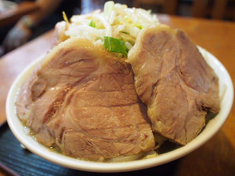 【ラーメン あや・野菜半チャーシュー】調理人が作る、一品料理としてのラーメン_b0008655_21314050.jpg