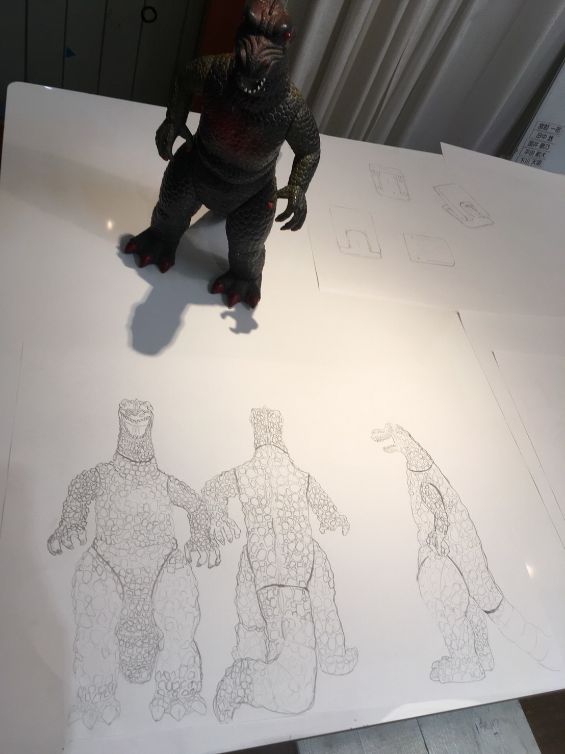 鉛筆で描こう~立体の表現へ向けて~_d0076558_15164352.jpg