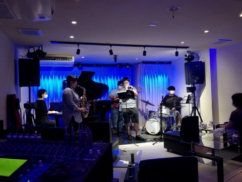 広島 Jazzlive Cominジャズライブカミン 7月16日 17日はおやすみです。_b0115606_00285279.jpeg