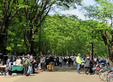 再び小金井公園のフリーマーケット Der Liebling 蚤の市フリークの雑貨手帖3冊目 再び小金井公園のフリーマーケット Der Liebling 蚤の市フリークの雑貨手帖3冊目
