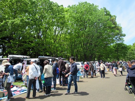 再び小金井公園のフリーマーケット Der Liebling 蚤の市フリークの雑貨手帖3冊目 再び小金井公園のフリーマーケット Der Liebling 蚤の市フリークの雑貨手帖3冊目