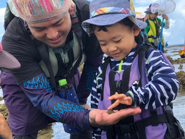 青空ようちえん〔週末〕サンゴの海あそび(7/5)夏といえばやっぱり海、おもしろい!びっくり!おいしい!きれい!海のいろんな楽しいを親子で発見!_d0363878_13161698.jpg