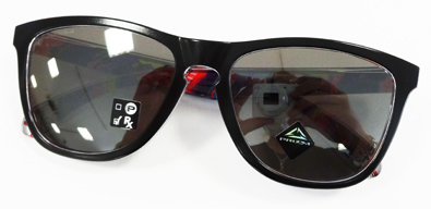 OAKLEY(オークリー)35周年記念・限定(アニバーサリーコレクションサングラスFROGSKINS(フロッグスキン)アジアフィット発売開始!_c0003493_13191575.jpg