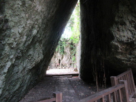 7月15日 斎場御嶽(せーふぁーうたき)_a0203003_09025211.jpg