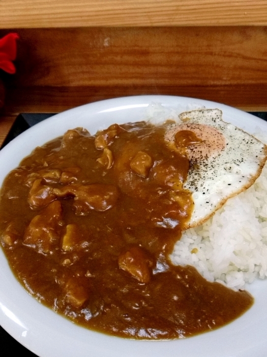 那覇・前島 「まえじま食堂」 普通の上等！カレーライス_c0362623_08434475.jpg