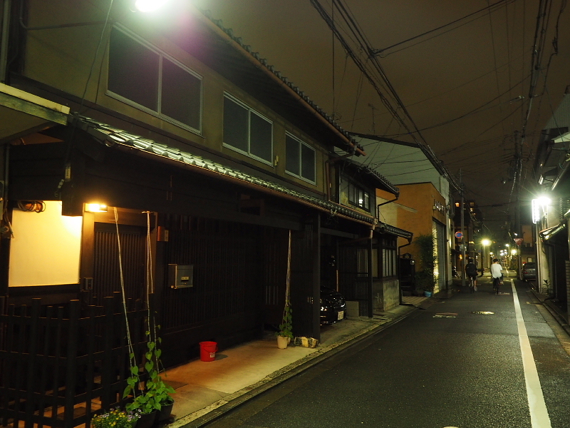 【キッチン吉田】ママ、おばんざい、吉田ソース ~京都の夜が3倍楽しめる場所_b0008655_20021500.jpg