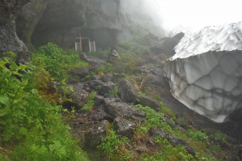 雨の御沢掛け　駒形根神社奥宮_c0294658_22312170.jpg