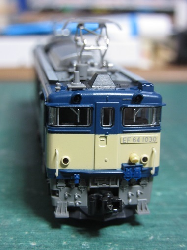 KATO EF64 1030（長岡車両センター） : 赤い電車は
