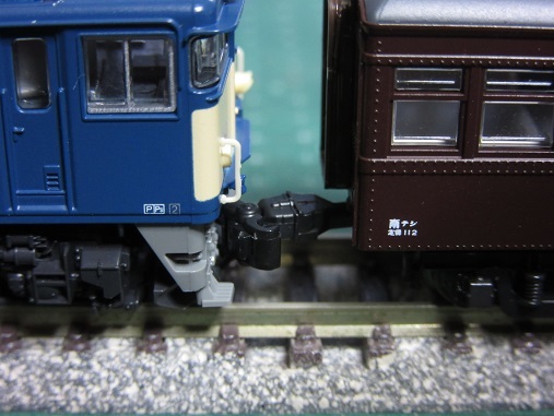 KATO EF64 1030（長岡車両センター） : 赤い電車は