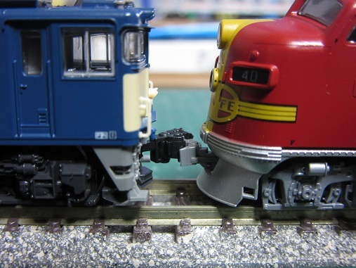 KATO EF64 1030(長岡車両センター) : 赤い電車は KATO EF64 1030(長岡車両センター) : 赤い電車は